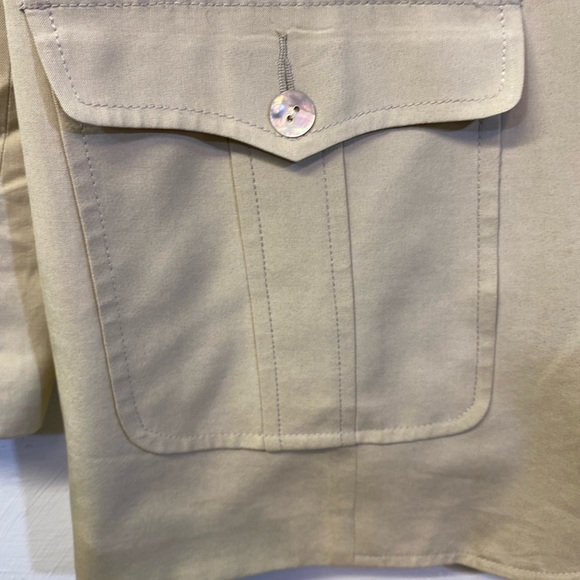 Casual Corner Vintage 100% Silk Tan Silk Blazer with Pockets Safari Inspired - Picture 3 of 8